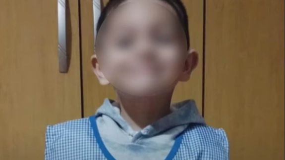 Usaron la identidad de su hijo para sacar a otro nene a Bolivia: la increíble respuesta de ANSES