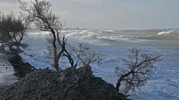 Alerta en las costas de Chubut: esperan olas de hasta cinco metros para este viernes Alerta en las costas de Chubut: esperan olas de hasta cinco metros para este viernes