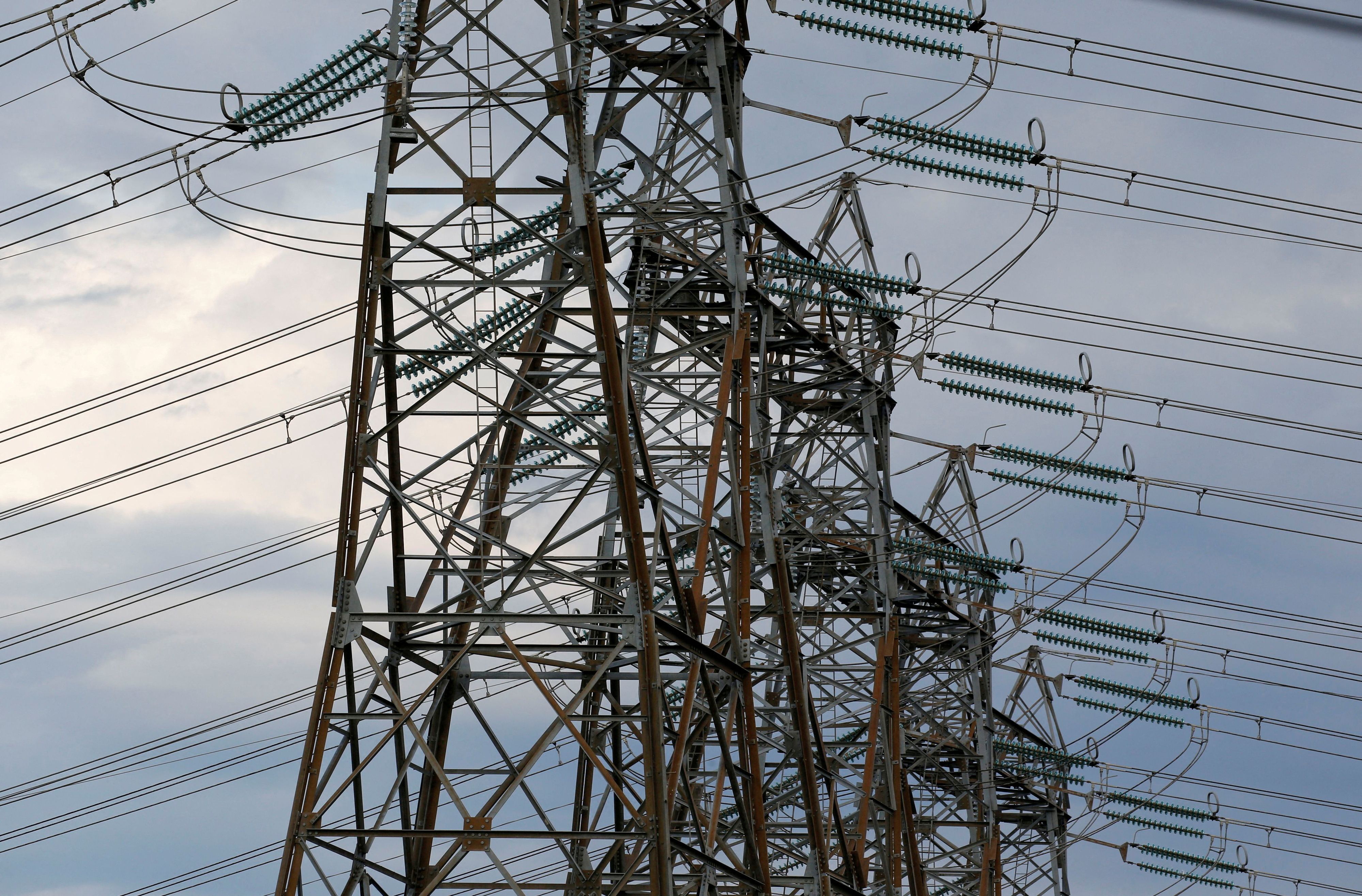 FOTO DE ARCHIVO: El Gobierno prepara una serie de medidas para sumar más energía. REUTERS