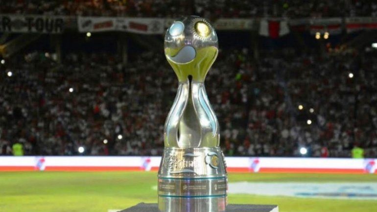 Versiones cruzadas entre la organización y periodistas.