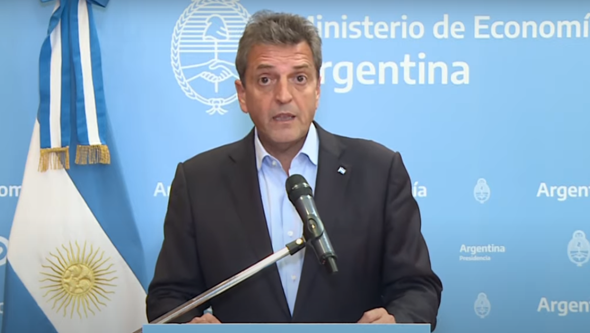 Massa anunció el congelamiento del impuesto a los combustibles