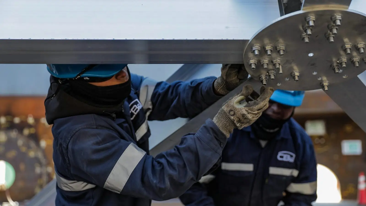 Con 5.600 operarios activos, el VMOS es el mayor generador de empleo industrial de Río Negro en 2026. Con 5.600 operarios activos, el VMOS es el mayor generador de empleo industrial de Río Negro en 2026.