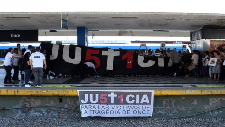 Sentido homenaje en busca de justicia a ocho años de la Tragedia de Once