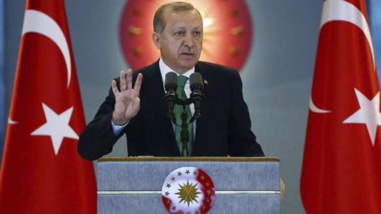 El gobierno de  Turquía despidió a 367 funcionarios