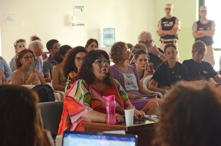 “Cuando volvían a casa, mis padres llegaban devastados porque no obtenían ninguna respuesta, decían que en el Juzgado no hacían nada y pasaba el tiempo. Pasaba el tiempo y no tenían ninguna respuesta”, señaló Dora Seguel. “Cuando volvían a casa, mis padres llegaban devastados porque no obtenían ninguna respuesta, decían que en el Juzgado no hacían nada y pasaba el tiempo. Pasaba el tiempo y no tenían ninguna respuesta”, señaló Dora Seguel.