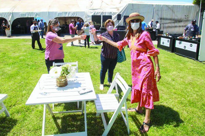 Los salones de eventos de Plottier harán testeos de olfato y tomarán la temperatura al ingresar a las fiestas. Los bailes deberán esperar.