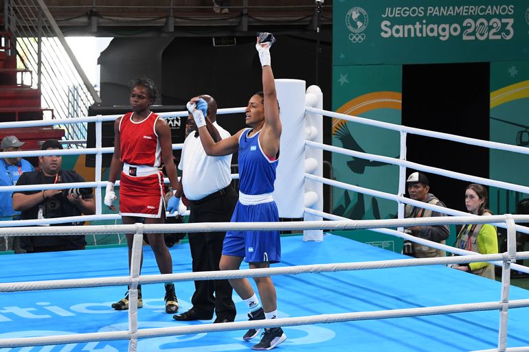 Lucía Pérez, le ganó a la guyanesa Alesha Jackma. Foto: Sergio Dovio.