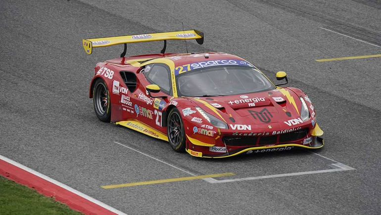 Manu Urcera busca su primer título internacional: hora y TV de la primera carrera