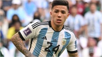 viral: el video de enzo fernandez besando una camiseta de boca que genero escandalo viral: el video de enzo fernandez besando una camiseta de boca que genero escandalo