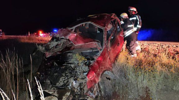 Ruta 40: dos jóvenes volcaron cuando volvían de una fiesta y están graves