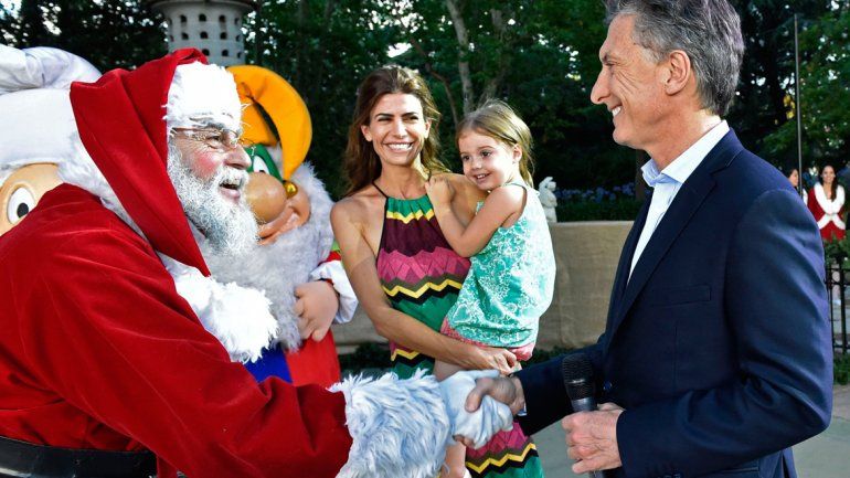 El Presidente llegó junto a su esposa