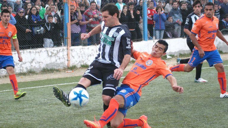 El Albinegro lleva nueve años sin ganar en el estadio de Roca.