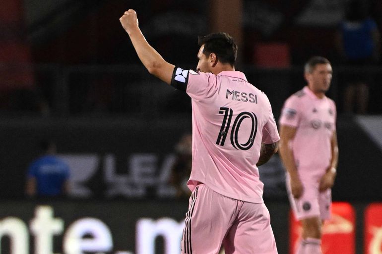 El gesto de triunfo y el puño apretado de Leo, que marcó el gol del empate a cinco minutos del final. Después, encaminó la serie de penales al marcar el primero de su equipo. 