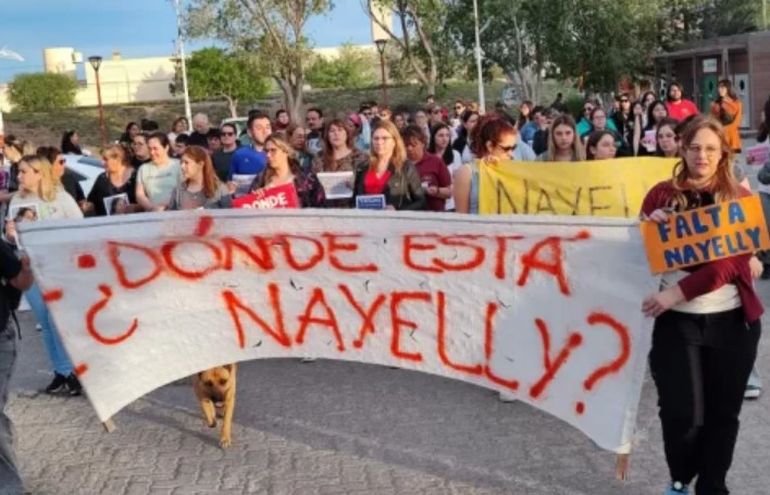 Santa Cruz: marcha en Pico Truncado por la desaparición de Nayelly. Santa Cruz: marcha en Pico Truncado por la desaparición de Nayelly.