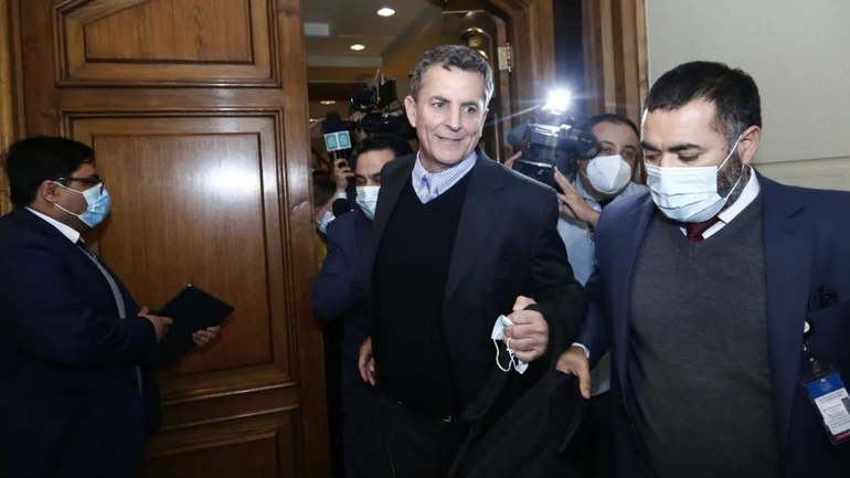 Papelón: dos diputados chilenos se agarraron a las piñas