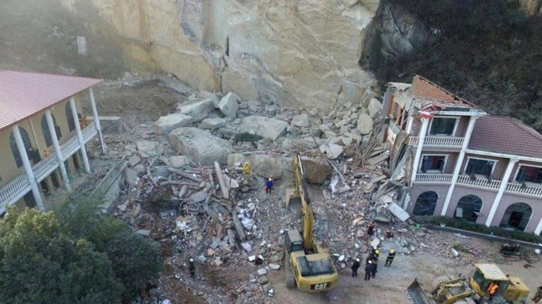 Las autoridades todavía no saben por qué se produjo el alud en China.