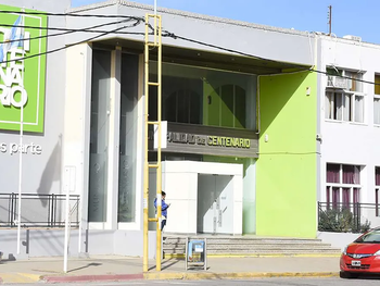 Hubo cuatro cesanteados en la Municipalidad de Centenario.