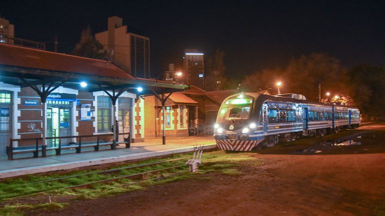 La formación muletto del Tren del Valle chocó cuando venía a Neuquén