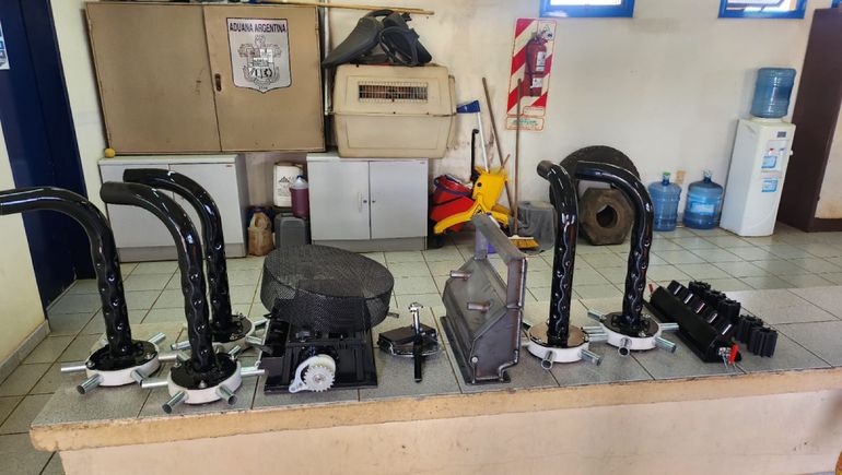 Personal de la Aduana detectó el intento de contrabando de accesorios agrícolas. Personal de la Aduana detectó el intento de contrabando de accesorios agrícolas.