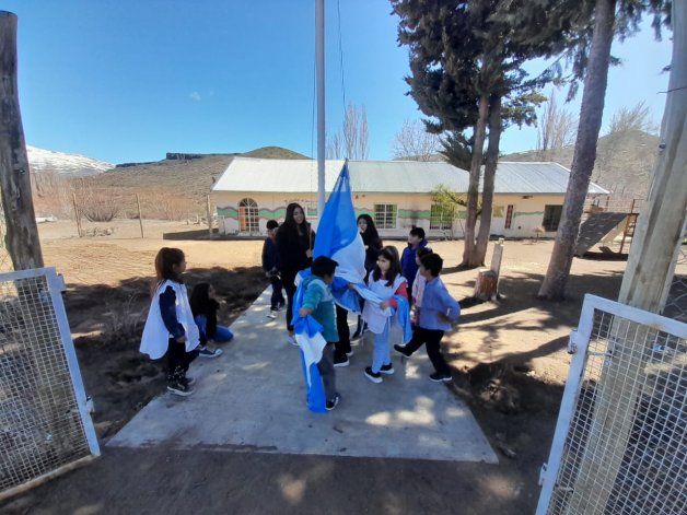 Estudiantes del norte neuquino quieren conocer el mar