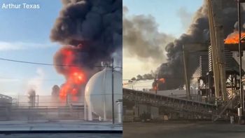 Texas: una explosión en una refinería provocó un incendio y una gran columna de humo Texas: una explosión en una refinería provocó un incendio y una gran columna de humo