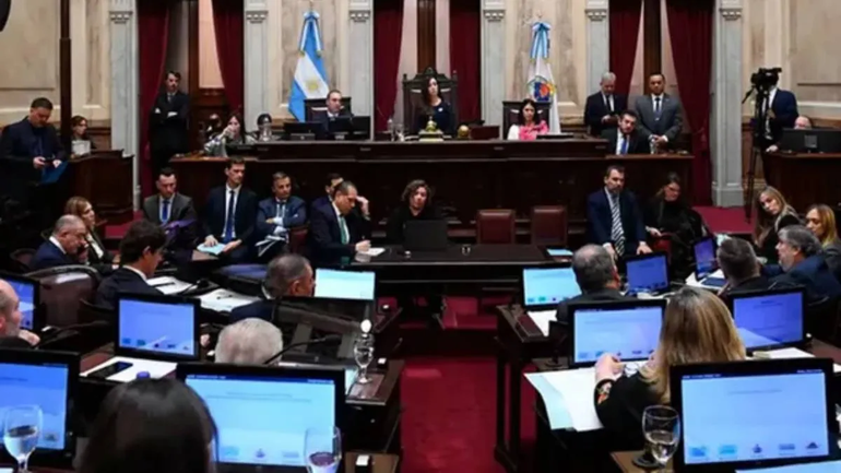 Se descongelaron las dietas de los senadores y empezarían a cobrar $9 millones