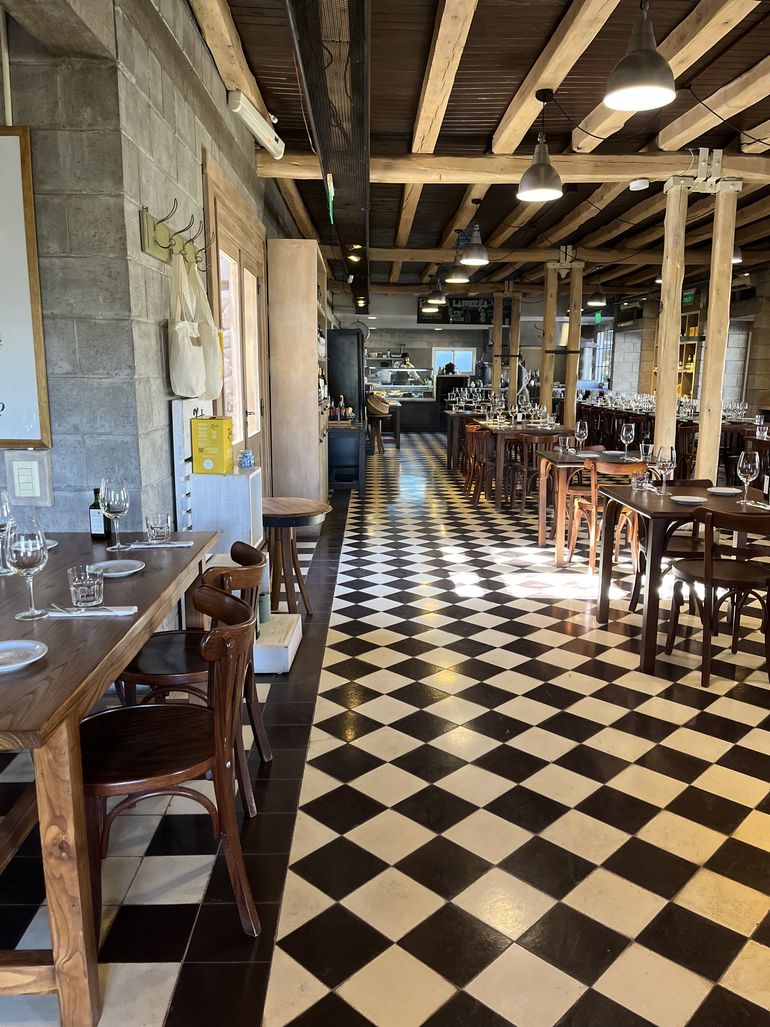 Pan y Oliva, cocina abierta. Un sitio para volver mil veces. Pan y Oliva, cocina abierta. Un sitio para volver mil veces.