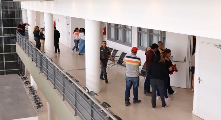 Los padres de los niños del Jardín 31 siguieron de cerca el doloroso debate Los padres de los niños del Jardín 31 siguieron de cerca el doloroso debate