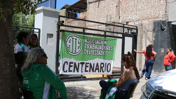 Bloqueo de ATE en Centenario: tregua en el conflicto con el pago de algunas horas extras