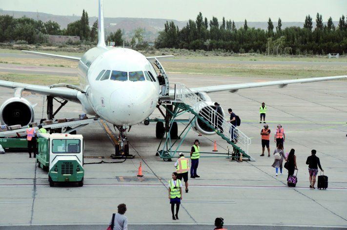 Las aerolíneas que operan en Neuquén aún aguardan la resolución. Las aerolíneas que operan en Neuquén aún aguardan la resolución.