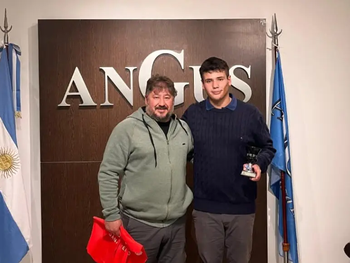 un joven rionegrino fue premiado en la rural de palermo 2025