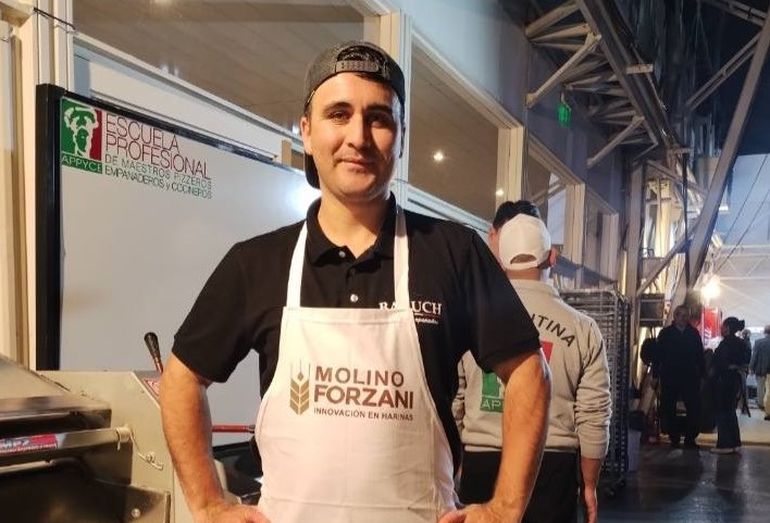 Claudio Jaramillo, chef de Esquel especialista en empanadas. Claudio Jaramillo, chef de Esquel especialista en empanadas.