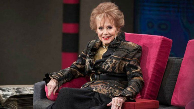 Polémica por un video de Pinky dormida en la TV