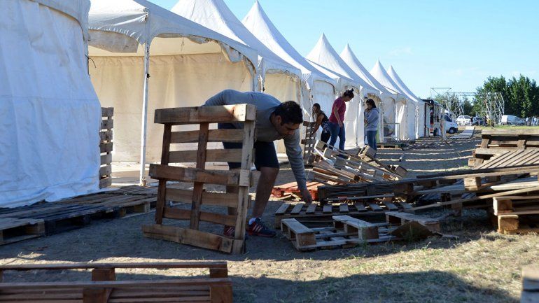 Fiesta de la Confluencia: inscriben a vendedores