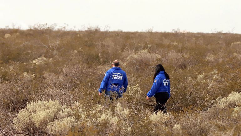 El Choconcito es rastrillado por personal a pie, motorizada, montada y drones. El lugar es una vastedad indómita. El Choconcito es rastrillado por personal a pie, motorizada, montada y drones. El lugar es una vastedad indómita.