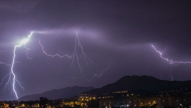 El SMN emitió un alerta amarilla que afecta a varias provincias.