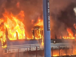 La formación se encontraba en pleno servicio al momento del incidente y transportaba pasajeros con normalidad. La formación se encontraba en pleno servicio al momento del incidente y transportaba pasajeros con normalidad.