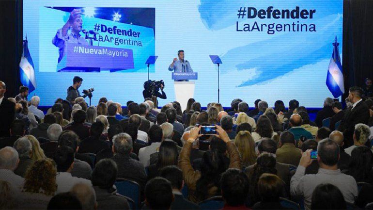 Massa llamó a armar un frente opositor y negociará con el kirchnerismo