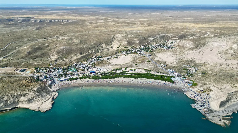 Puerto Pirámides, una joya escondida de la Patagonia argentina. Puerto Pirámides, una joya escondida de la Patagonia argentina.