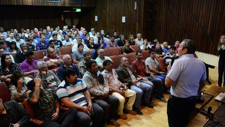 Capacitaron en turismo a 200 choferes de taxis