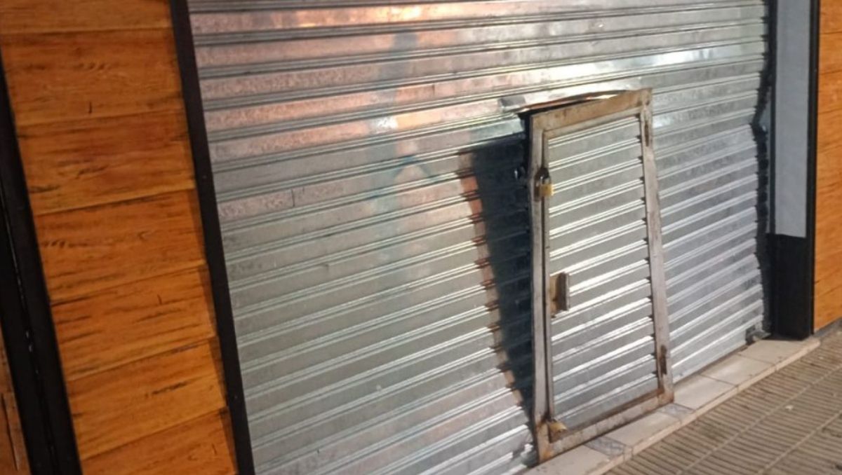 Ladrones intentaron robar por tercera vez en una joyería: tras una persecución