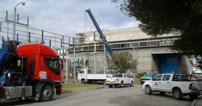 Se normalizó el servicio de energía, mientras avanza la reparación del transformador