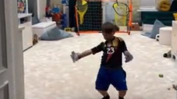 mega crack: asi ataja penales el hijo del dibu martinez en su casa de inglaterra mega crack: asi ataja penales el hijo del dibu martinez en su casa de inglaterra