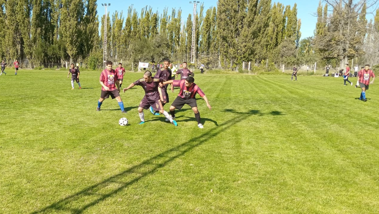 El torneo de fútbol amateur que pocos conocen en Neuquén