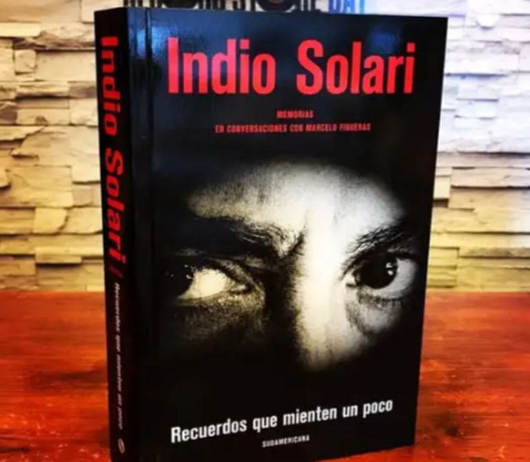 El libro de 2019 en el que el Indio Solari cuenta su viaje en tren al velorio de su abuelo postizo, padrino de su mamá. El libro de 2019 en el que el Indio Solari cuenta su viaje en tren al velorio de su abuelo postizo, padrino de su mamá.