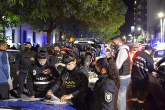 Vacaciones en la Costa: las costosas consecuencias de organizar fiestas clandestinas