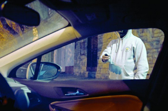 El robo ocurrió en la playa de estacionamiento de un mayorista.