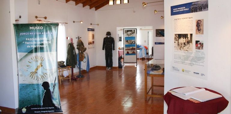 El museo recorre la vida de Águila, nacido en Paso Aguerre el 6 de marzo de 1962. Formó parte de la operación que el 3 de abril de 1982 ocupó la Isla de San Pedro (también conocida como Georgia del Sur). Falleció cuando su helicóptero fue derribado en Grytviken (una estación ballenera sobre la costa este de dicha Isla). A pesar del éxito de la operación, aquel día hubo que lamentar tres bajas, entre las que se encontraba