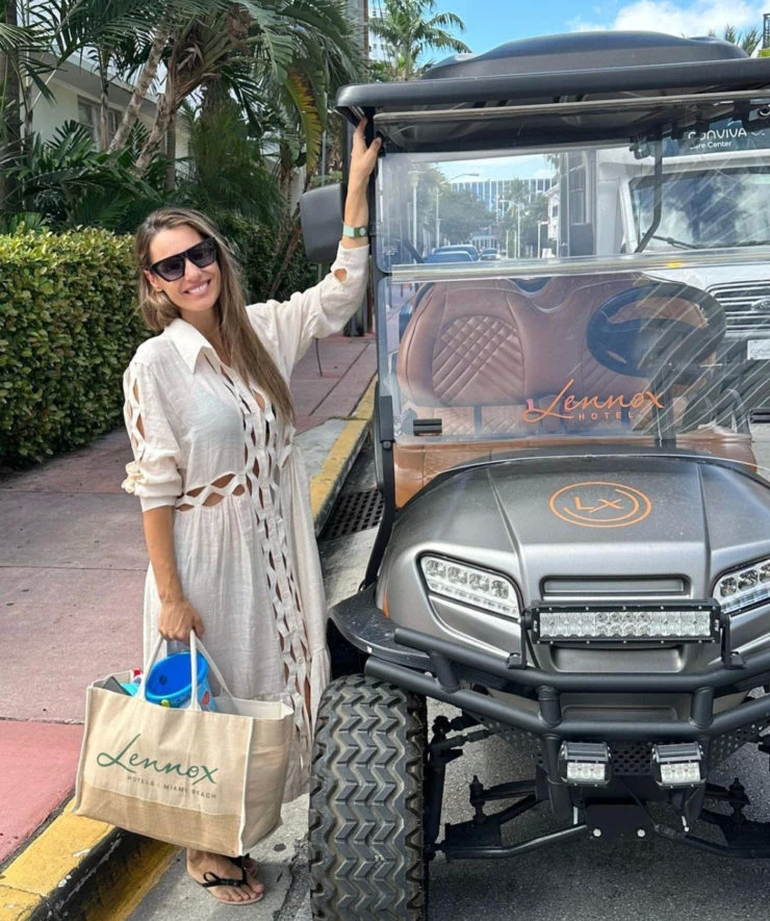 Pampita mostró su look boho para ir a las playas de Miami