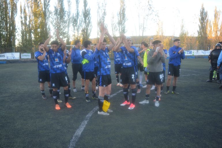 Aplaudan a Rincón, que no para de ganar y se encamina al título